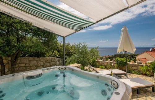 Miholascica House | 4 bedroom accommodation in Miholascica