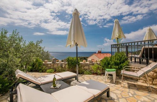 Miholascica House | 4 bedroom accommodation in Miholascica