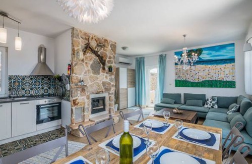 Miholascica House | 4 bedroom accommodation in Miholascica