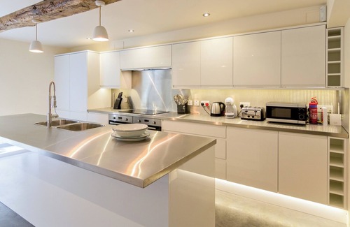 Ampney Crucis Cottage | 4 bedroom accommodation in Ampney Crucis, near Cirencester
