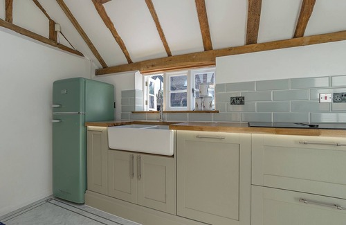Willesborough Cottage | 4 bedroom accommodation in Sevington, near Ashford