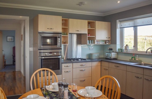 Arnol Cottage | 4 bedroom accommodation in Upper Barvas