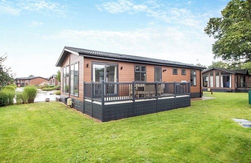 Pentney Ski Chalet | 4 bedroom accommodation in Pentney, King&rsquo;s Lynn