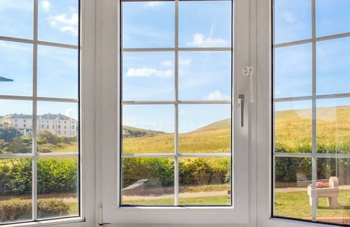 Freshwater Bay Cottage | 4 bedroom accommodation in Freshwater