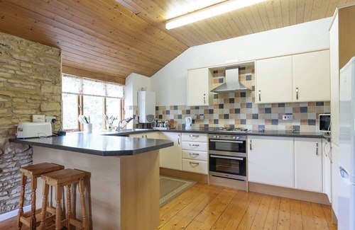 Aston Ingham Cottage | 4 bedroom accommodation in Lea, near Ross-on-Wye