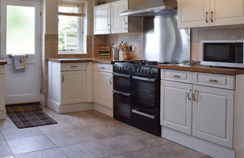 Colchester Cottage | 4 bedroom accommodation in Colchester