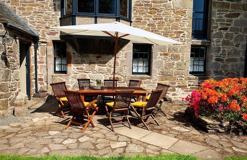 Cardross Cottage | 4 bedroom accommodation in Cardross, Near Helensburgh