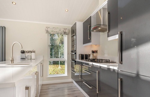 Great Coxwell Ski Chalet | 4 bedroom accommodation in Faringdon