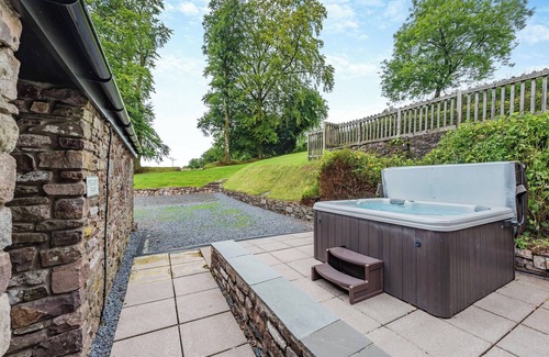 Llangadog Cottage | 4 bedroom accommodation in Gwynfe, Llangadog