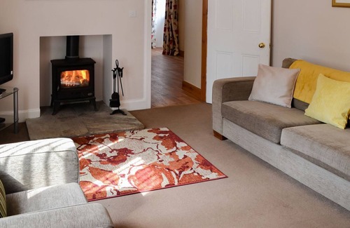 Lockerbie Cottage | 4 bedroom accommodation in Hangingshaw, near Lockerbie