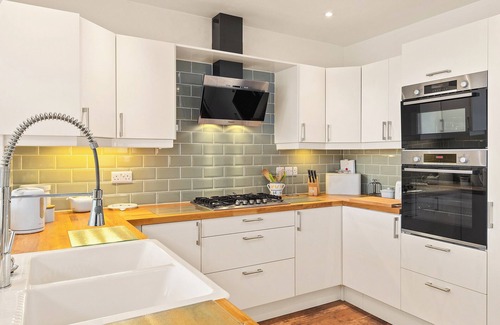 Manorbier Cottage | 4 bedroom accommodation in Manorbier