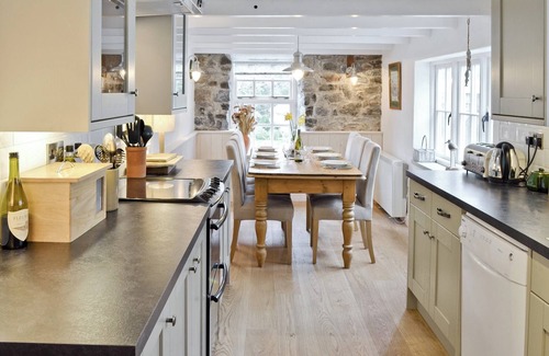 Helford Passage Cottage | 4 bedroom accommodation in Porthallow