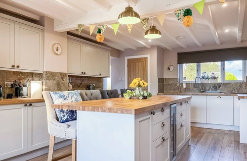 Stramshall Cottage | 4 bedroom accommodation in Spath, near Uttoxeter