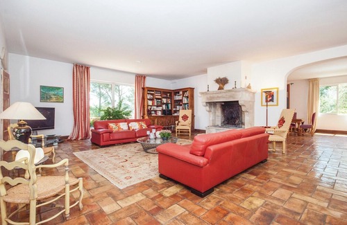 Le Rouret House | 4 bedroom accommodation in Le Rouret