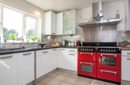Westward Ho Cottage | 4 bedroom accommodation in Northam, near Westward Ho!