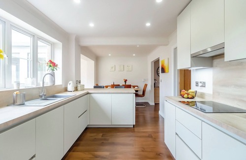 Bridgend Cottage | 4 bedroom accommodation in Bridgend