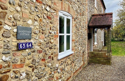 King's Lynn Cottage | 4 bedroom accommodation in Eastmoor