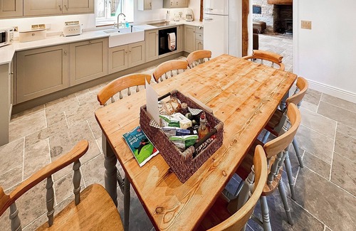 Peterchurch Cottage | 4 bedroom accommodation in Peterchurch, near Hereford