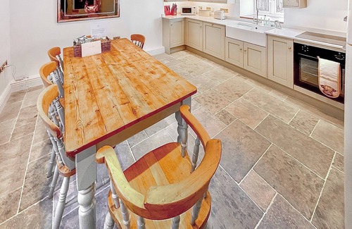 Peterchurch Cottage | 4 bedroom accommodation in Peterchurch, near Hereford