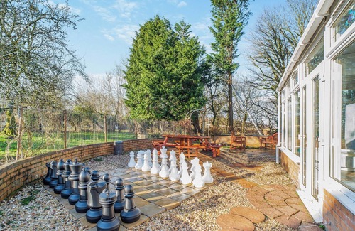 Larkhall Cottage | 4 bedroom accommodation in Ashgill, Nr Lanark