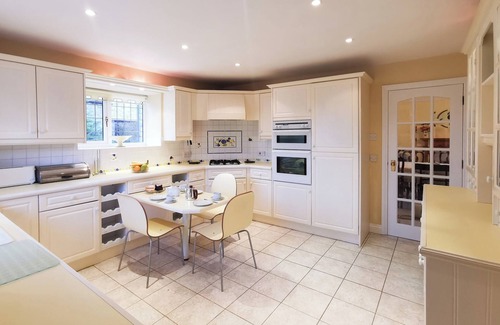 Weston Rhyn Cottage | 4 bedroom accommodation in Weston Rhyn, near Oswestry