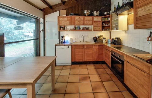 Merignac House | 4 bedroom accommodation in Mérignac