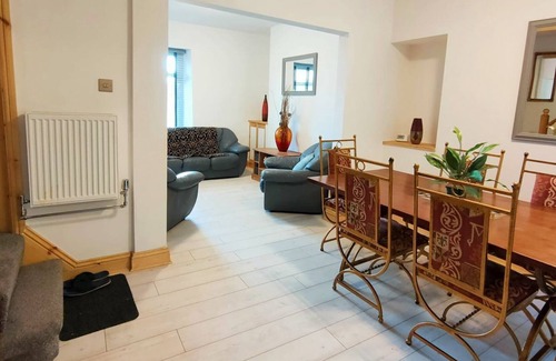 Landore Cottage | 4 bedroom accommodation in Landore
