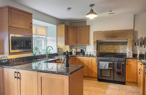 Matlock Cottage | 4 bedroom accommodation in Bolehill, Matlock