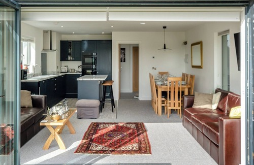 Newport East Cottage | 4 bedroom accommodation in Newport