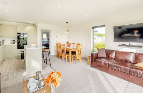 Newport East Cottage | 4 bedroom accommodation in Newport
