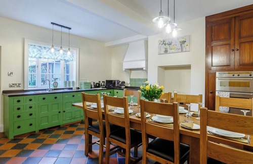 Newtown Cottage | 4 bedroom accommodation in Newtown