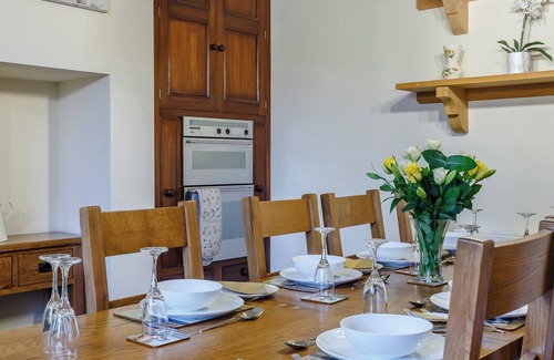 Newtown Cottage | 4 bedroom accommodation in Newtown