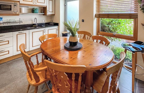 St. Thomas Cottage | 4 bedroom accommodation in Swansea