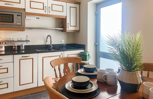 St. Thomas Cottage | 4 bedroom accommodation in Swansea