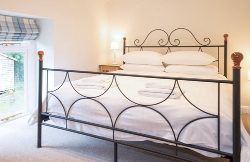 Ventnor Cottage | 4 bedroom accommodation in Wroxall