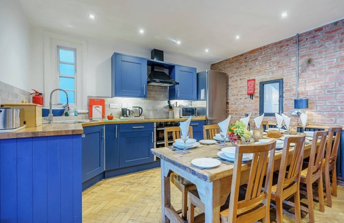 Borth Cottage | 4 bedroom accommodation in Borth, near Aberystwyth