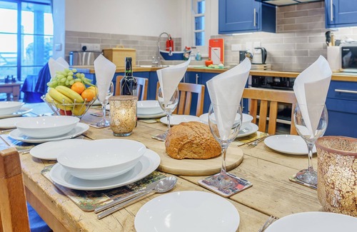 Borth Cottage | 4 bedroom accommodation in Borth, near Aberystwyth