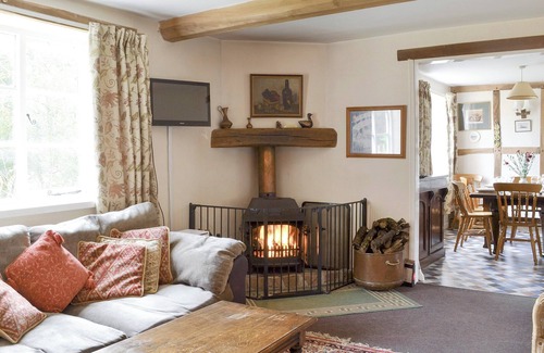 Newent Cottage | 4 bedroom accommodation in Newent, Forest of Dean