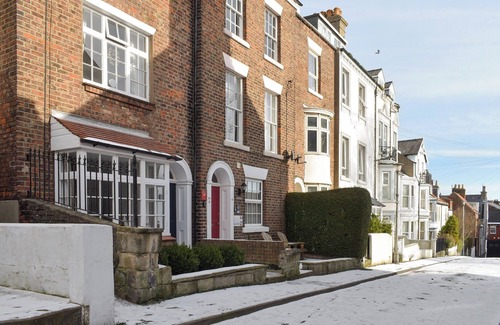 West Cliff Cottage | 4 bedroom accommodation in Whitby