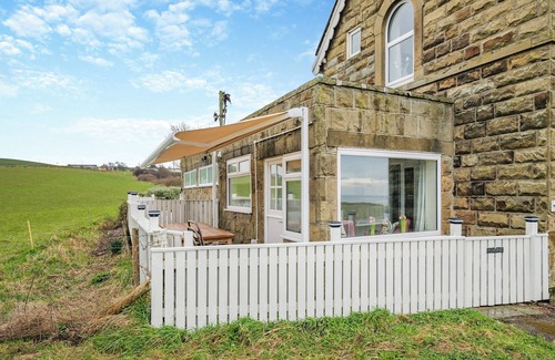 Sandsend Cottage | 4 bedroom accommodation in Sandsend, near Whitby