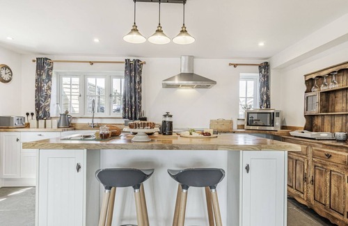 Zeals Cottage | 4 bedroom accommodation in Zeals, near Mere