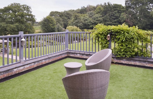 Balterley Cottage | 4 bedroom accommodation in Betley, near Nantwich