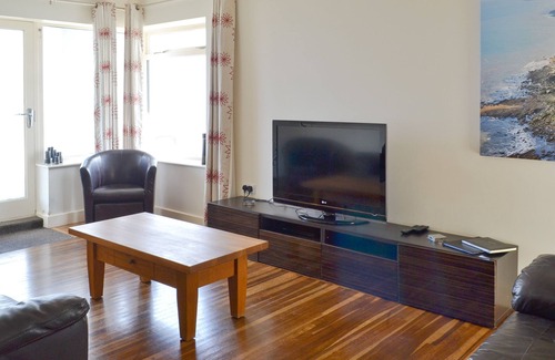 Filey Cottage | 4 bedroom accommodation in Flat Cliffs, near Primrose Valley