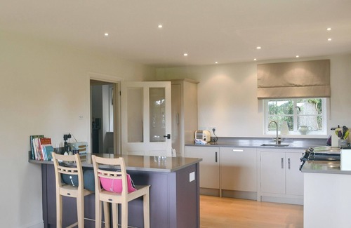 New Forest District Cottage | 4 bedroom accommodation in Burley, near Ringwood