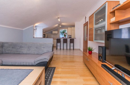 Benkovac House | 4 bedroom amazing home in Miranje