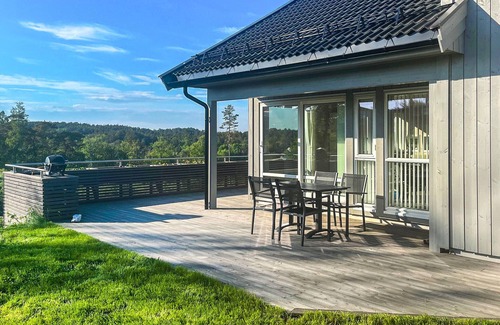 Arendal House | 4 bedroom amazing home in Færvik