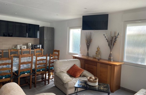 Camblain-Chatelain Apartment | 4 Bedroom Apartment in Camblain-Châtelain