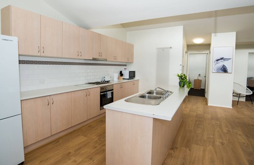 Golden Point Apartment | 4 Bedroom Apartment | Ideal for families, couples, individuals and others