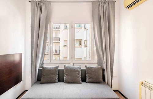 El Baix Guinardo Apartment | 4- Bedroom Apartment in Gracia Village