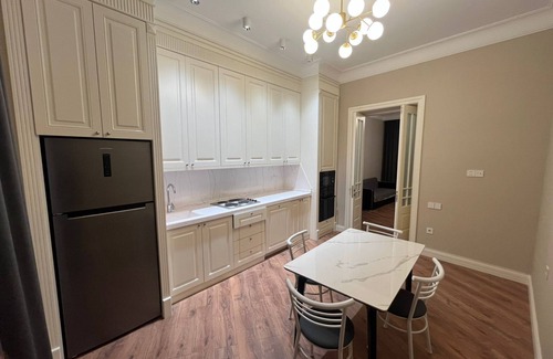 Baku Apartment | 4-bedroom apartment in delightful with WiFi, AC in center